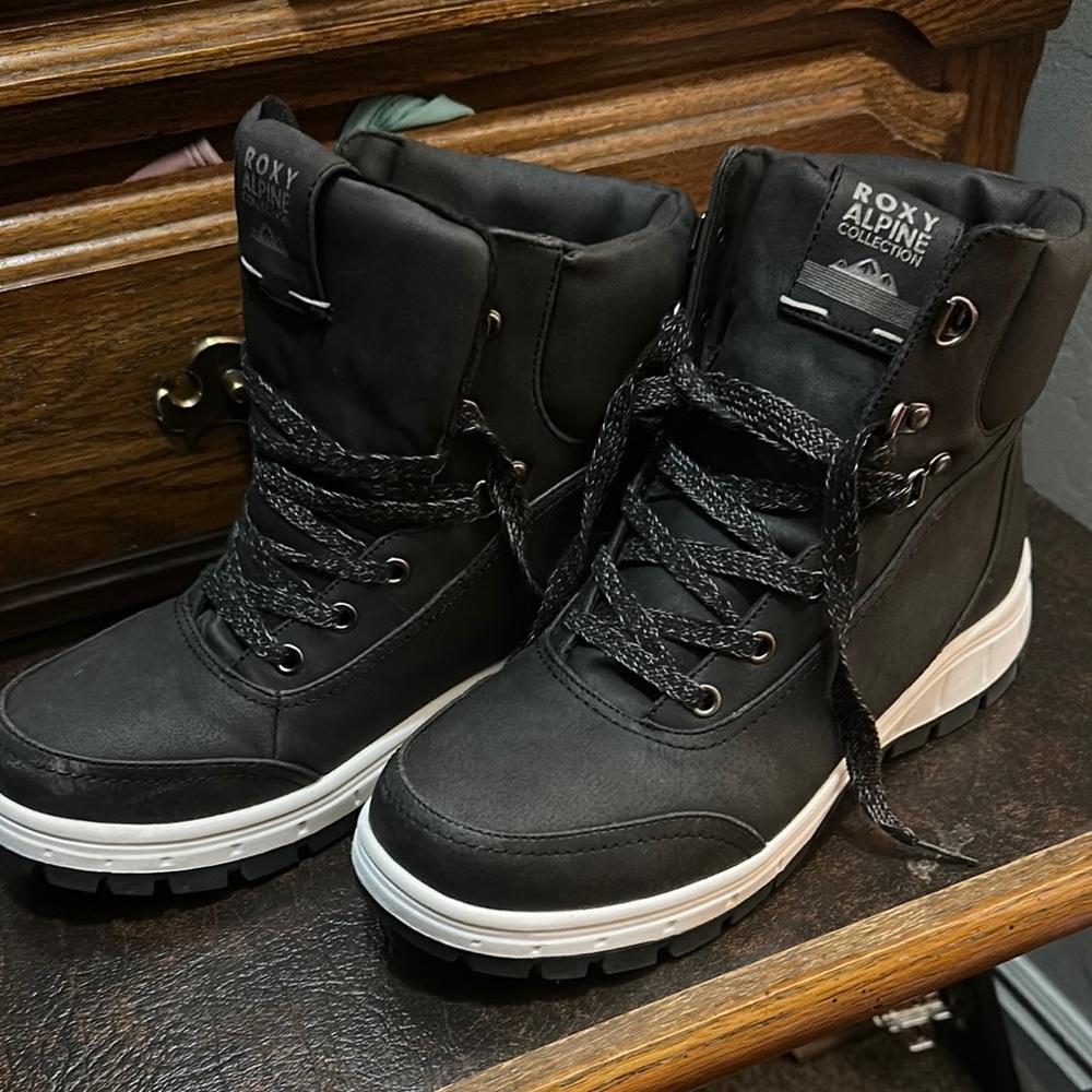 Roxy Alpine Collection Women’s Black Boots